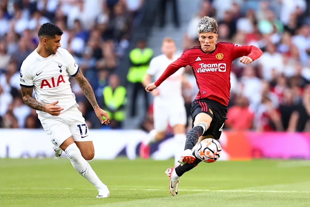 爱游戏体育-关于曼联迎全明星赛关键赛；转会期遗憾出局；更衣室稳定；轮换策略成焦点的信息